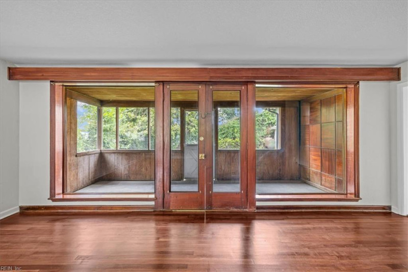 Photo 6 of 26 residential for sale in Norfolk virginia