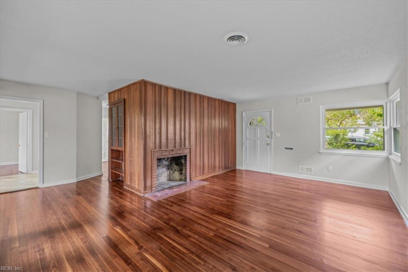 Photo 7 of 26 residential for sale in Norfolk virginia