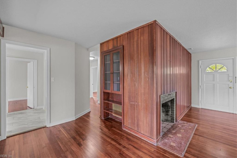 Photo 8 of 26 residential for sale in Norfolk virginia
