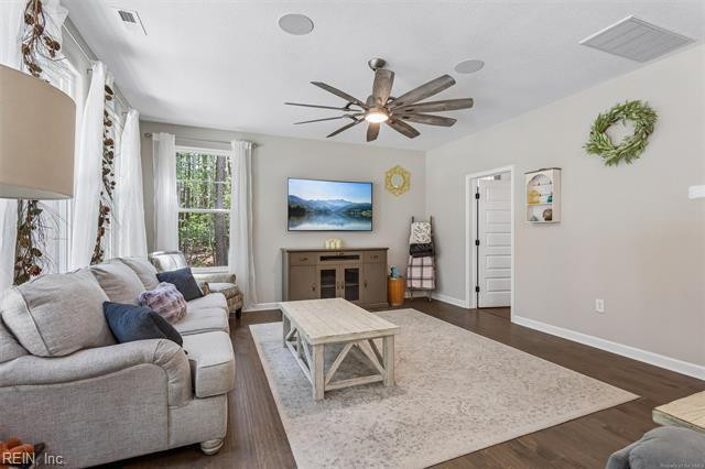 Photo 11 of 50 residential for sale in Isle of Wight County virginia