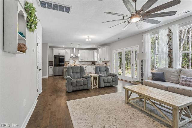 Photo 4 of 50 residential for sale in Isle of Wight County virginia