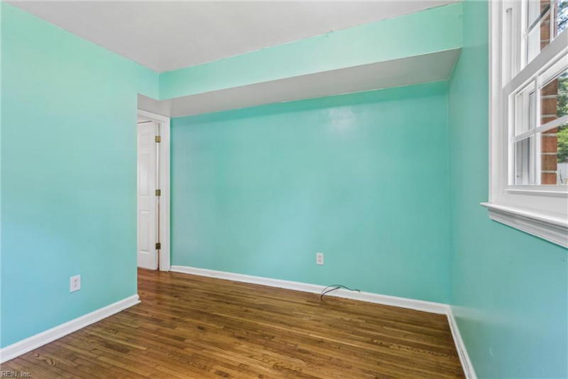 Photo 15 of 50 residential for sale in Poquoson virginia