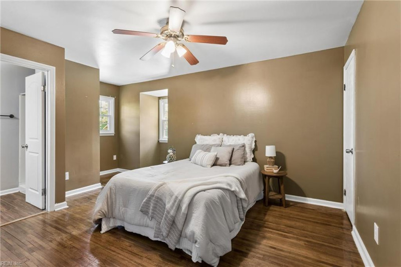 Photo 20 of 50 residential for sale in Poquoson virginia
