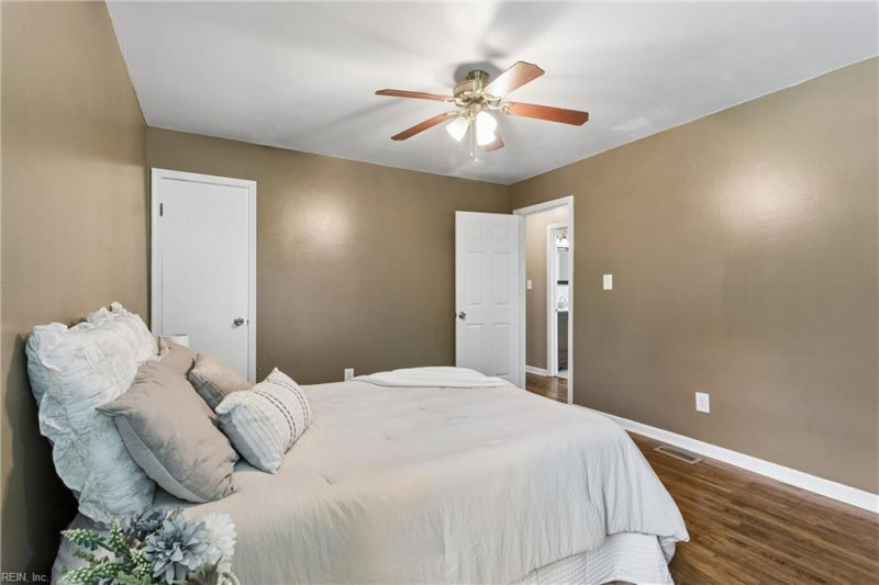 Photo 23 of 50 residential for sale in Poquoson virginia