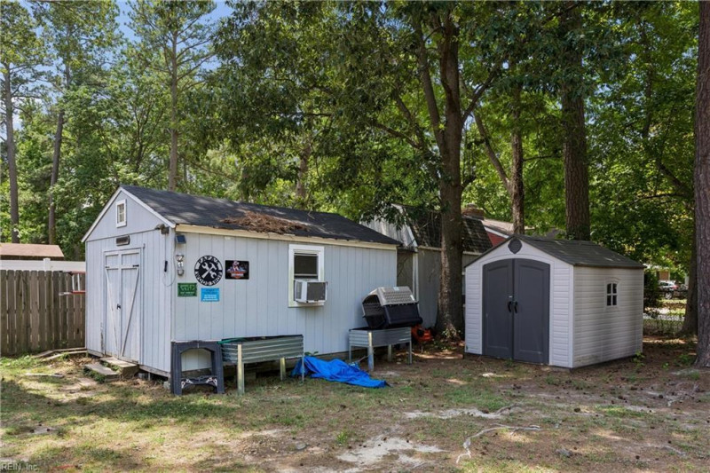 Photo 36 of 50 residential for sale in Poquoson virginia