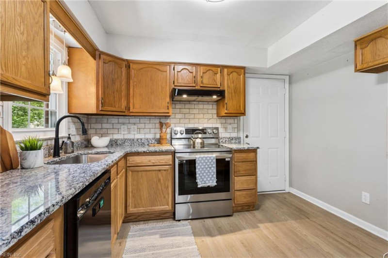 Photo 7 of 50 residential for sale in Poquoson virginia