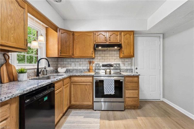 Photo 8 of 50 residential for sale in Poquoson virginia