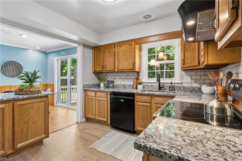 Photo 9 of 50 residential for sale in Poquoson virginia