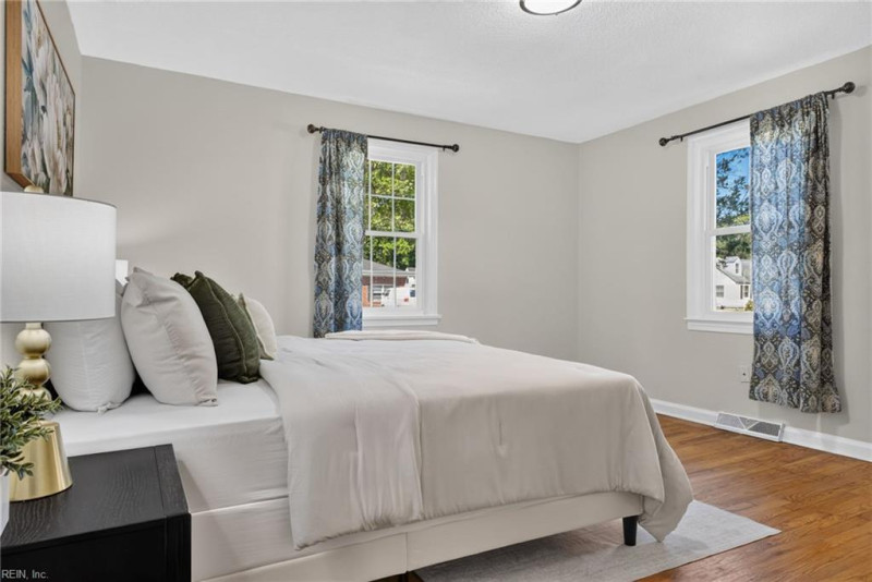 Photo 14 of 23 residential for sale in Norfolk virginia