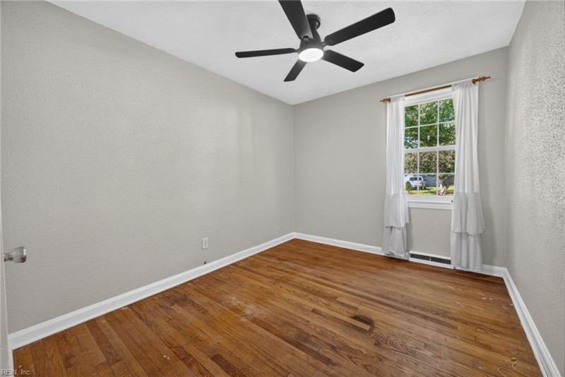 Photo 17 of 23 residential for sale in Norfolk virginia