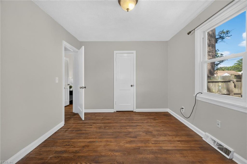 Photo 9 of 23 residential for sale in Norfolk virginia