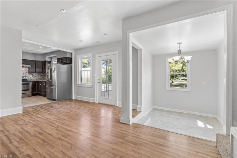 Photo 16 of 38 residential for sale in Norfolk virginia
