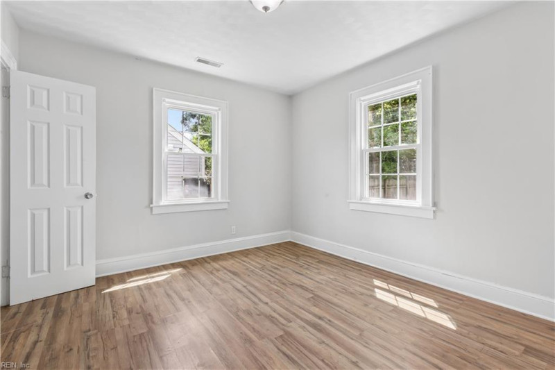 Photo 19 of 38 residential for sale in Norfolk virginia