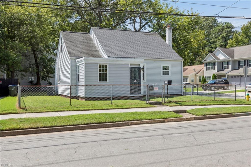 Photo 2 of 38 residential for sale in Norfolk virginia