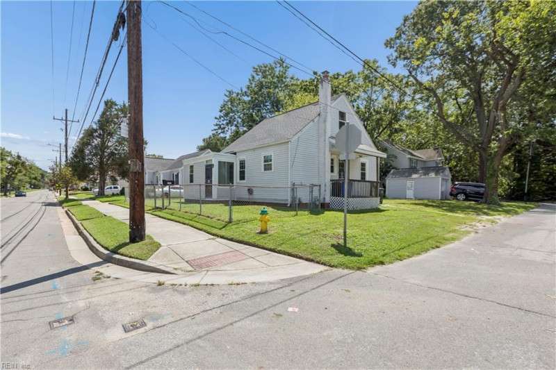 Photo 3 of 38 residential for sale in Norfolk virginia