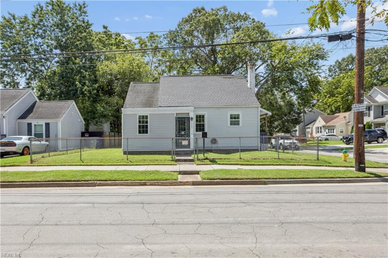 Photo 5 of 38 residential for sale in Norfolk virginia