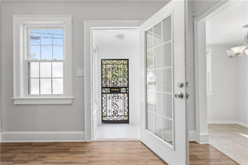 Photo 6 of 38 residential for sale in Norfolk virginia