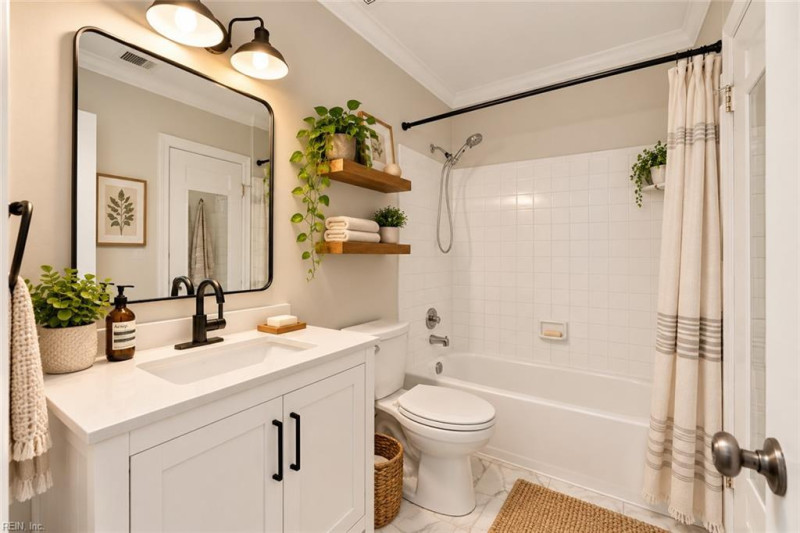 Photo 15 of 40 residential for sale in Virginia Beach virginia