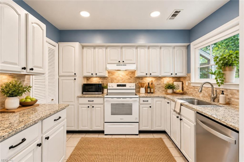 Photo 4 of 40 residential for sale in Virginia Beach virginia