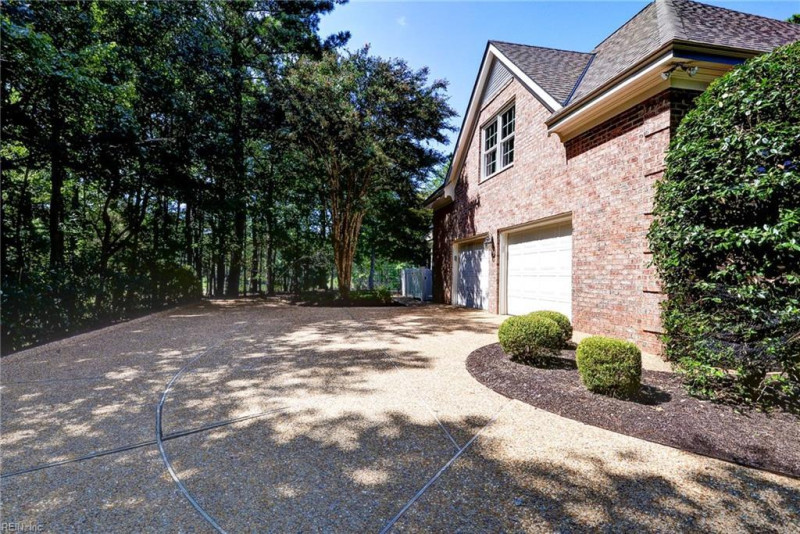 Photo 40 of 50 residential for sale in James City County virginia