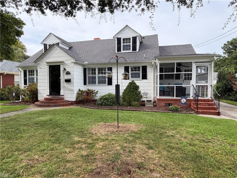 Photo 1 of 44 residential for sale in Portsmouth virginia