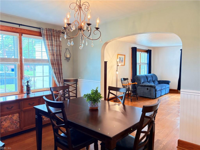 Photo 10 of 44 residential for sale in Portsmouth virginia