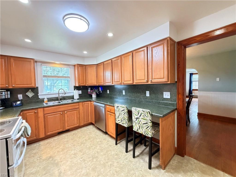 Photo 13 of 44 residential for sale in Portsmouth virginia