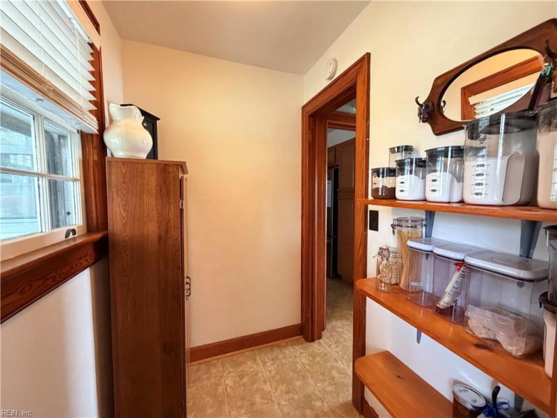 Photo 17 of 44 residential for sale in Portsmouth virginia