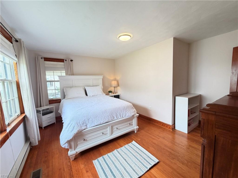 Photo 22 of 44 residential for sale in Portsmouth virginia