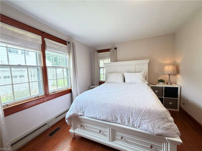 Photo 23 of 44 residential for sale in Portsmouth virginia
