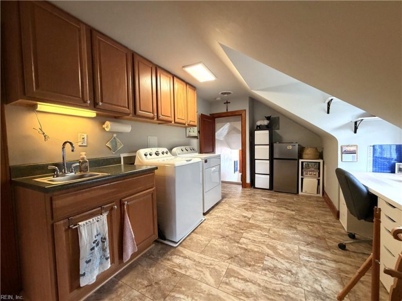 Photo 26 of 44 residential for sale in Portsmouth virginia