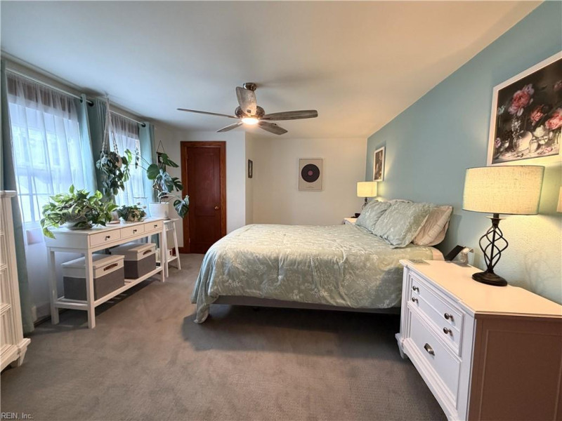 Photo 27 of 44 residential for sale in Portsmouth virginia