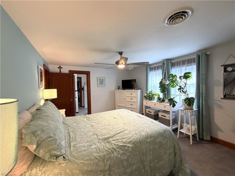 Photo 28 of 44 residential for sale in Portsmouth virginia
