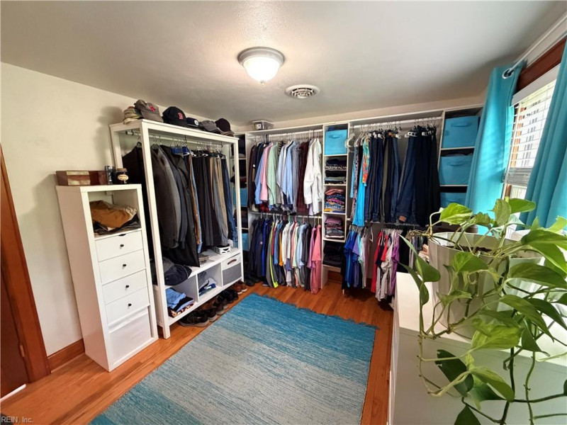 Photo 32 of 44 residential for sale in Portsmouth virginia