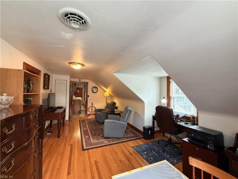 Photo 34 of 44 residential for sale in Portsmouth virginia