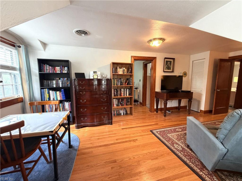 Photo 35 of 44 residential for sale in Portsmouth virginia