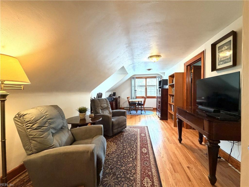 Photo 36 of 44 residential for sale in Portsmouth virginia