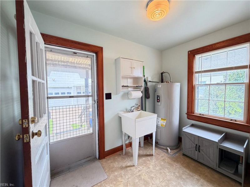 Photo 39 of 44 residential for sale in Portsmouth virginia