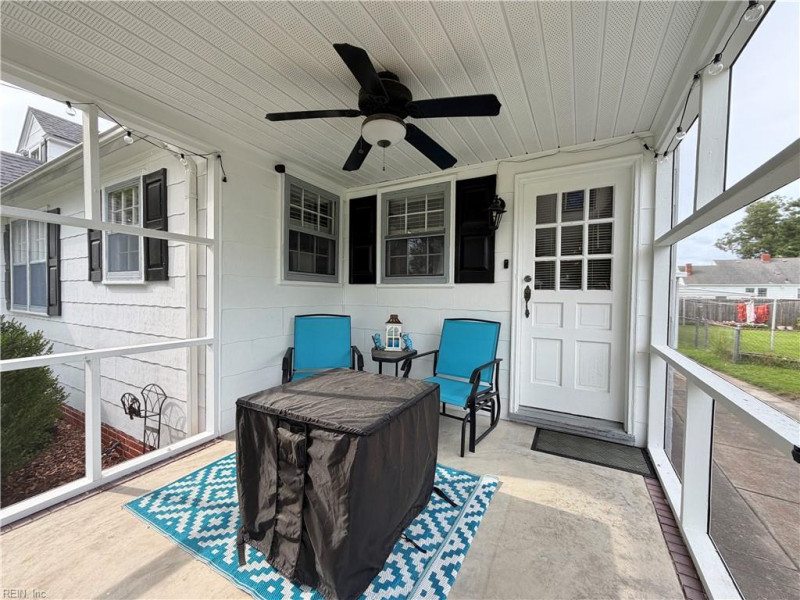 Photo 4 of 44 residential for sale in Portsmouth virginia
