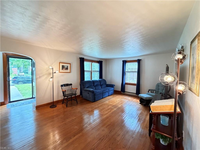 Photo 6 of 44 residential for sale in Portsmouth virginia