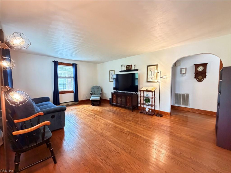 Photo 7 of 44 residential for sale in Portsmouth virginia