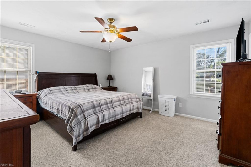 Photo 16 of 22 residential for sale in Chesapeake virginia