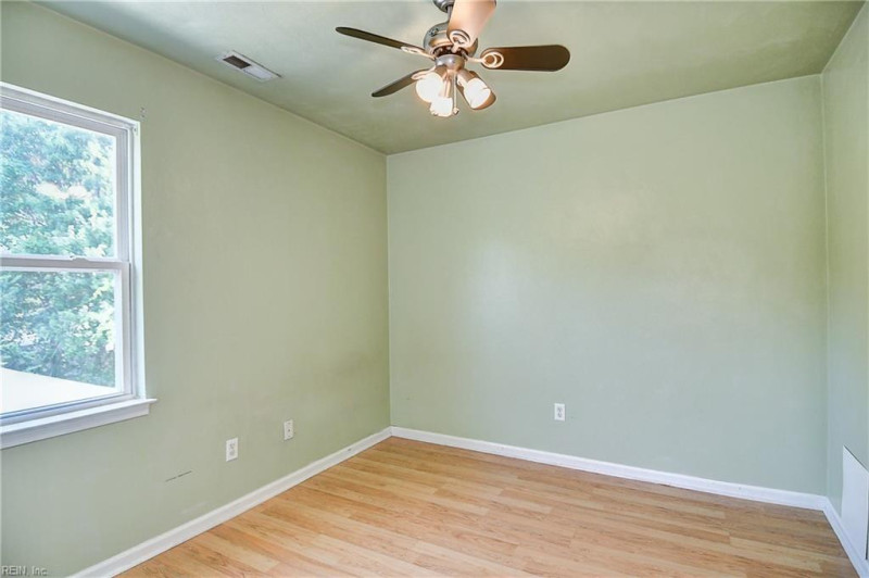 Photo 32 of 50 residential for sale in Chesapeake virginia Photo 32 of 50 residential for sale in Chesapeake virginia