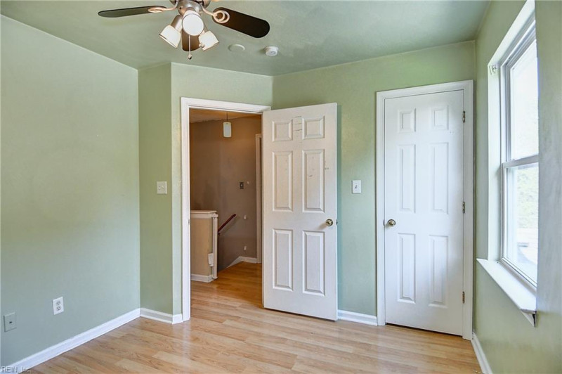Photo 33 of 50 residential for sale in Chesapeake virginia Photo 33 of 50 residential for sale in Chesapeake virginia