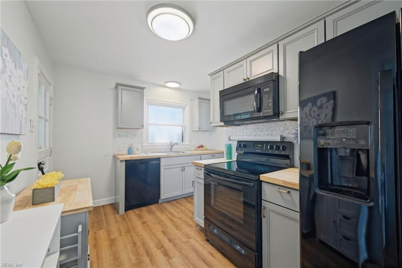 Photo 10 of 30 residential for sale in Hampton virginia