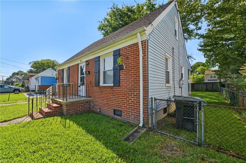 Photo 3 of 30 residential for sale in Hampton virginia