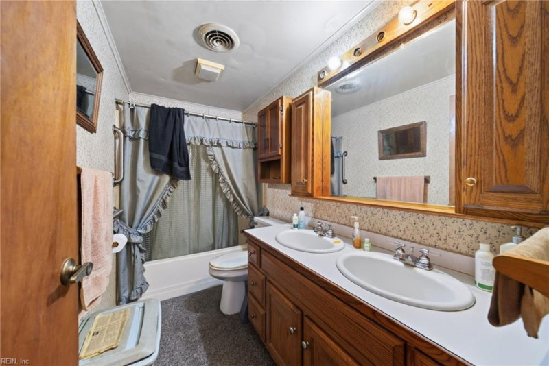 Photo 13 of 20 residential for sale in Hampton virginia