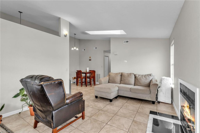 Photo 6 of 32 residential for sale in Virginia Beach virginia