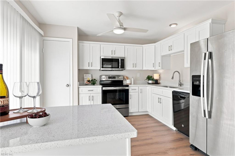 Photo 9 of 32 residential for sale in Virginia Beach virginia