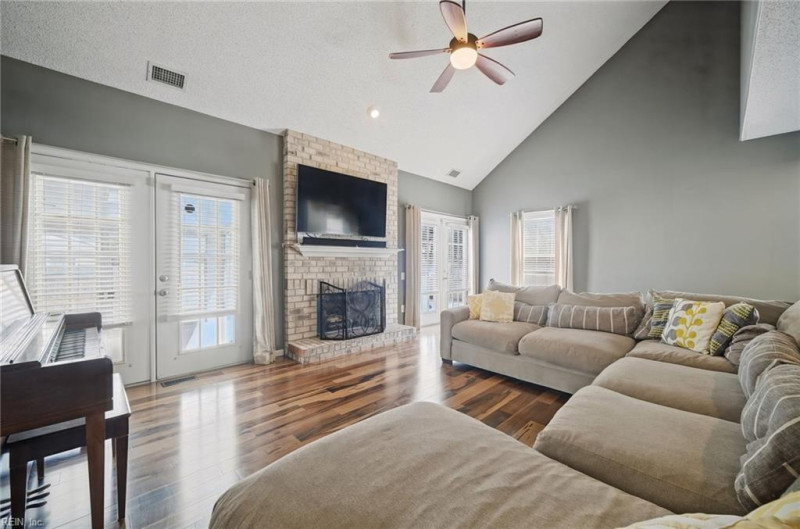 Photo 3 of 50 residential for sale in Virginia Beach virginia